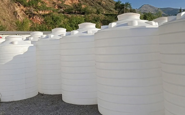 化工液体储存注意事项——选对PE武山塑料桶避免安全隐患
